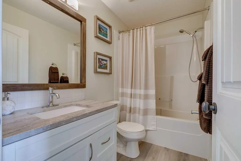 44 Everridge Common SW Calgary AB T2Y5G9