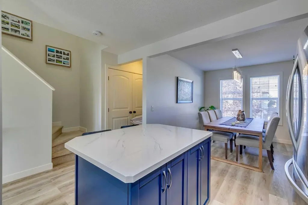 44 Everridge Common SW Calgary AB T2Y5G9