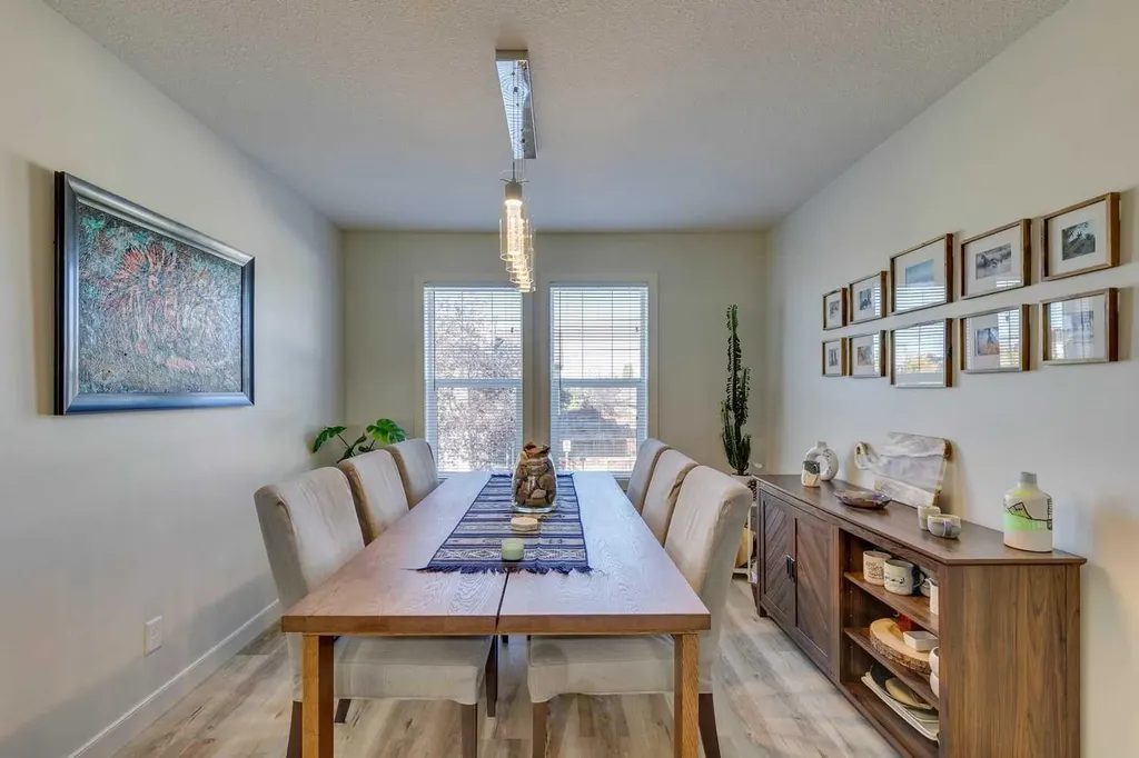 44 Everridge Common SW Calgary AB T2Y5G9