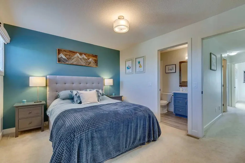 44 Everridge Common SW Calgary AB T2Y5G9