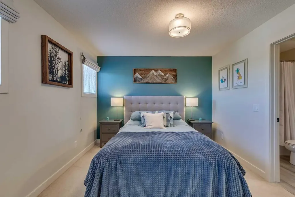 44 Everridge Common SW Calgary AB T2Y5G9
