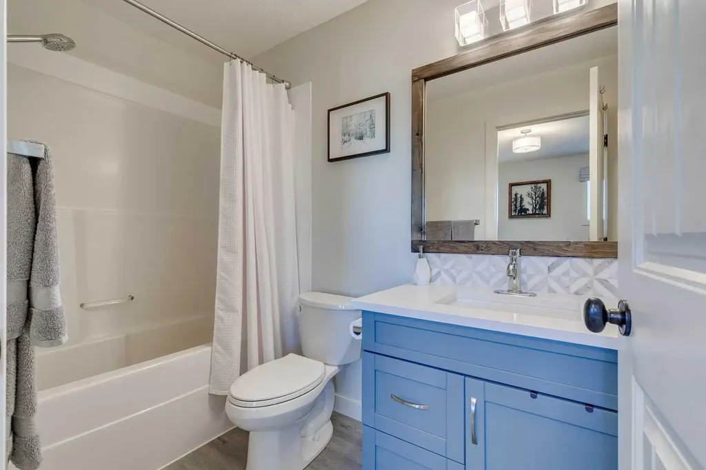44 Everridge Common SW Calgary AB T2Y5G9