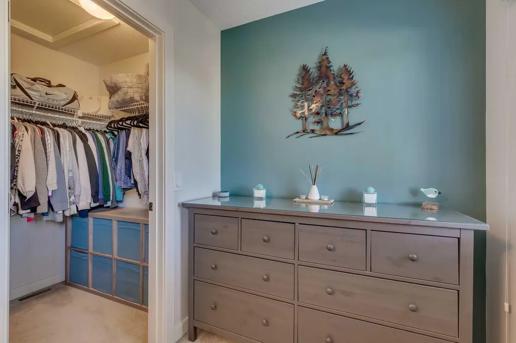44 Everridge Common SW Calgary AB T2Y5G9