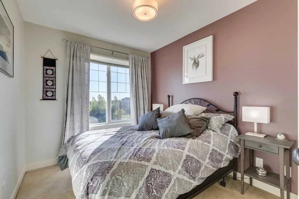 44 Everridge Common SW Calgary AB T2Y5G9
