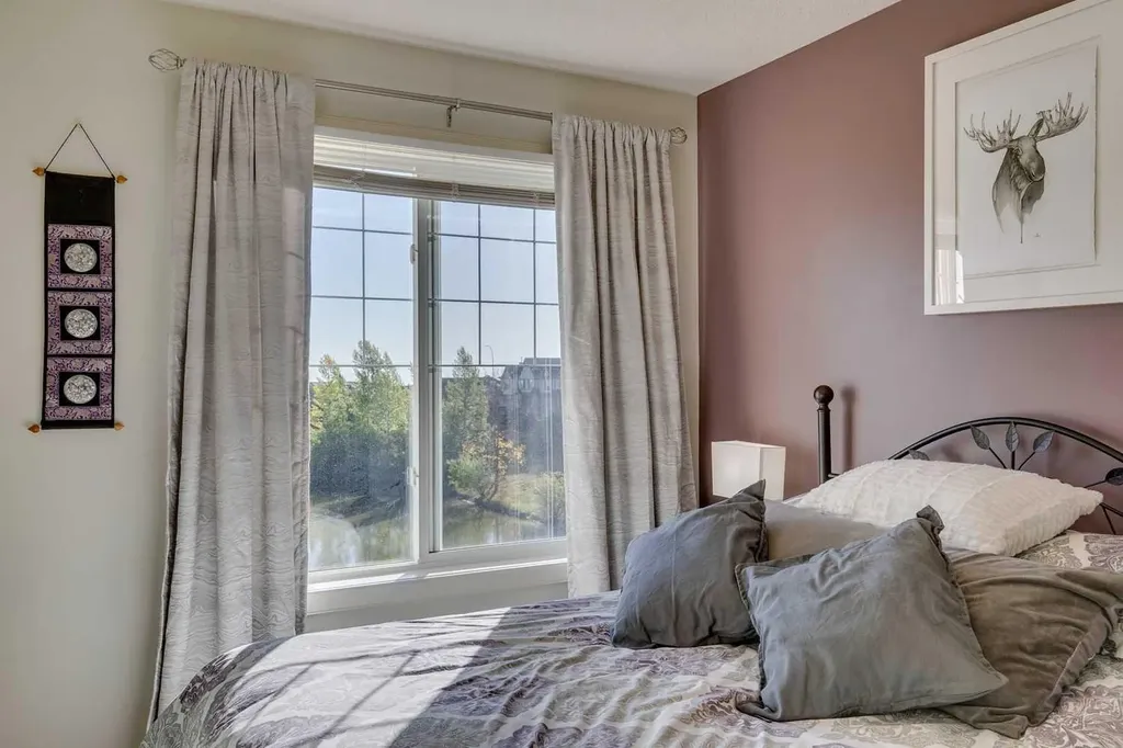 44 Everridge Common SW Calgary AB T2Y5G9