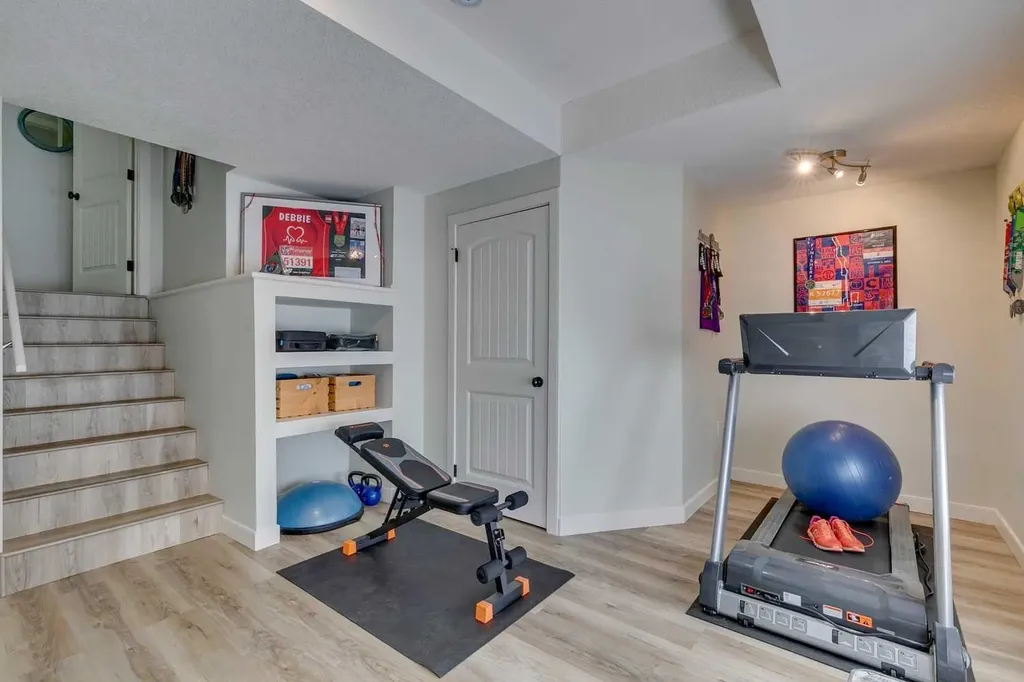 44 Everridge Common SW Calgary AB T2Y5G9