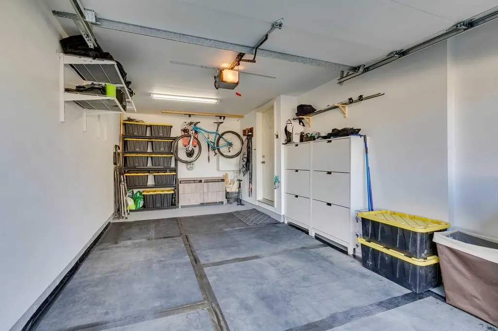 44 Everridge Common SW Calgary AB T2Y5G9