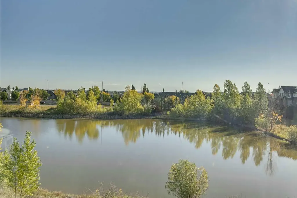 44 Everridge Common SW Calgary AB T2Y5G9