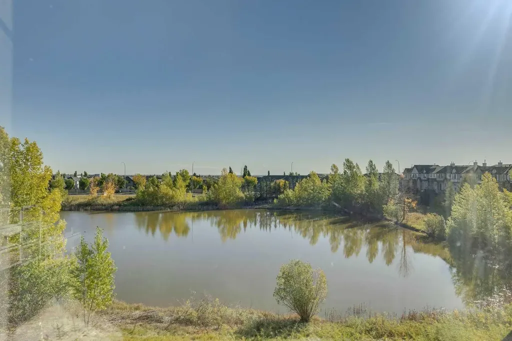 44 Everridge Common SW Calgary AB T2Y5G9