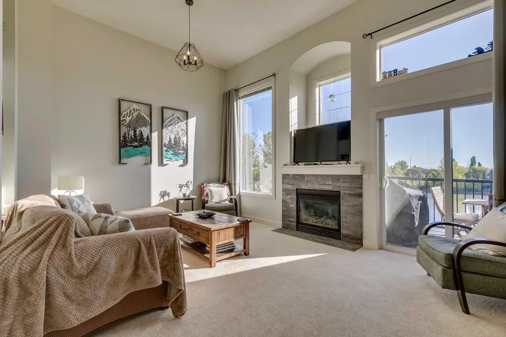 44 Everridge Common SW Calgary AB T2Y5G9