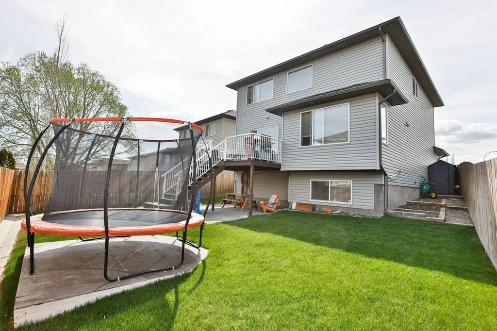 573 Squamish Lane W Lethbridge AB T1K 7Z9