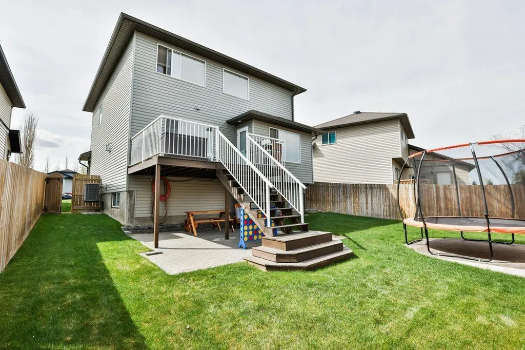 573 Squamish Lane W Lethbridge AB T1K 7Z9