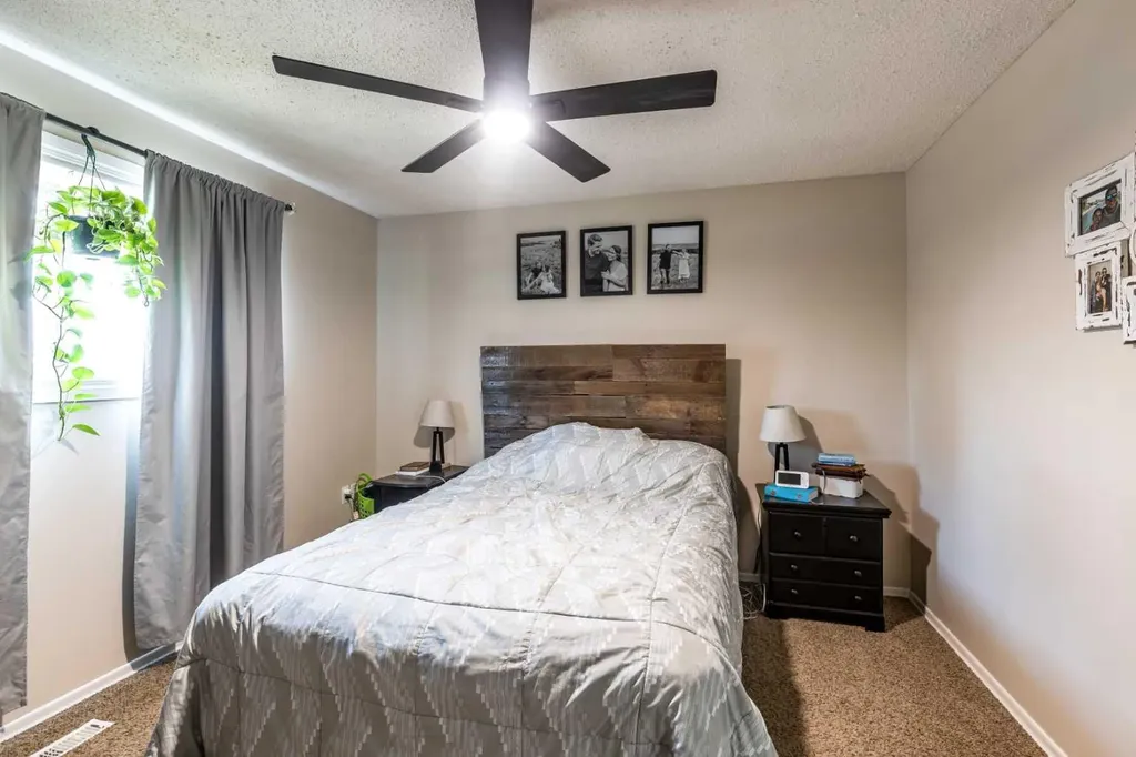 116 19 Street NE Medicine Hat AB T1C1B1