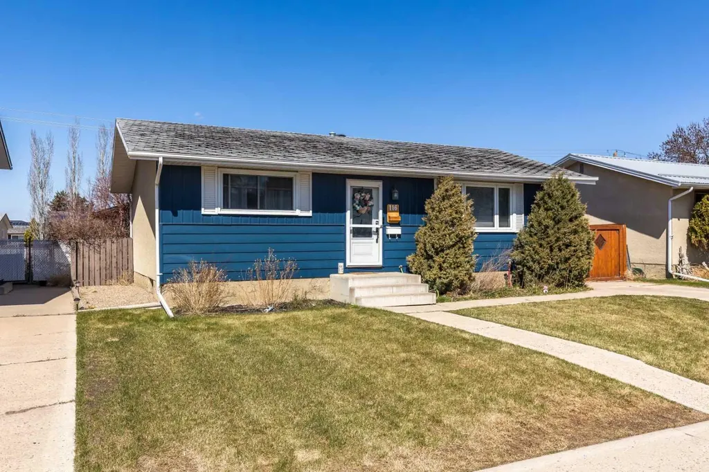116 19 Street NE Medicine Hat AB T1C1B1