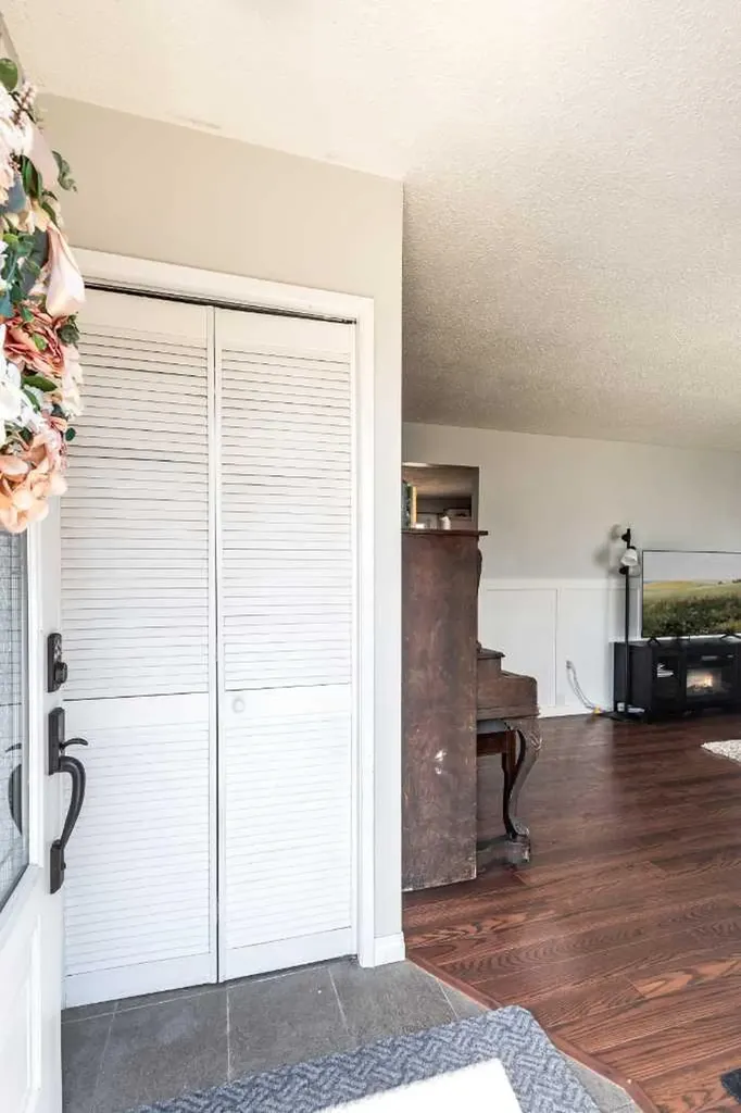 116 19 Street NE Medicine Hat AB T1C1B1