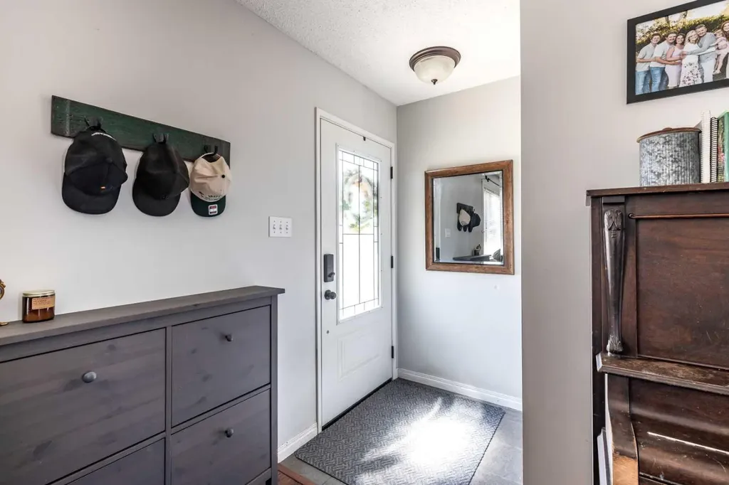 116 19 Street NE Medicine Hat AB T1C1B1