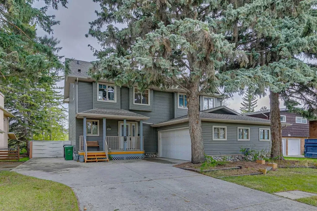 361 Wildwood Drive SW Calgary AB T3C 3E4