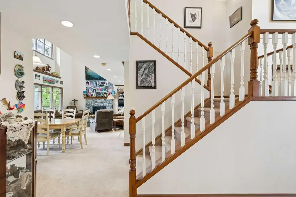 361 Wildwood Drive SW Calgary AB T3C 3E4