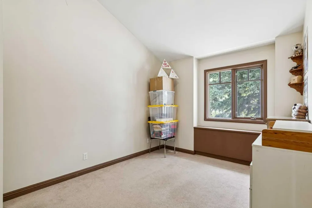 361 Wildwood Drive SW Calgary AB T3C 3E4