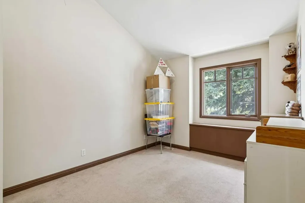 361 Wildwood Drive SW Calgary AB T3C 3E4