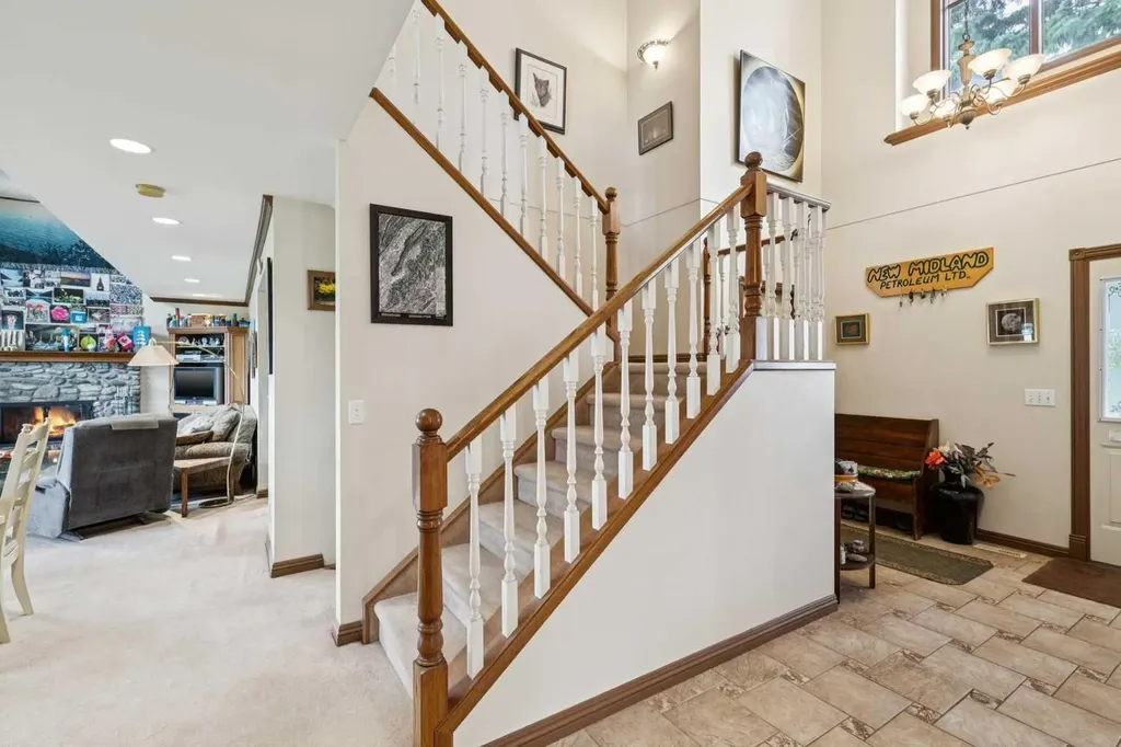 361 Wildwood Drive SW Calgary AB T3C 3E4