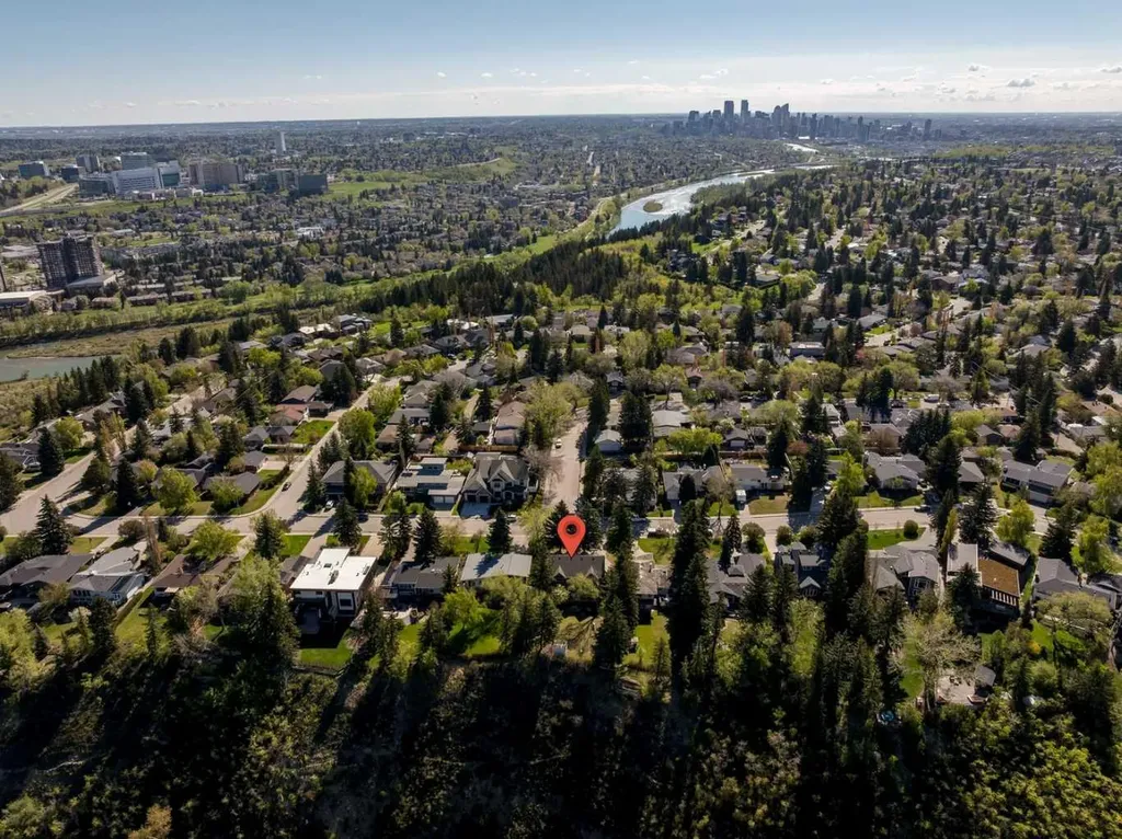 361 Wildwood Drive SW Calgary AB T3C 3E4