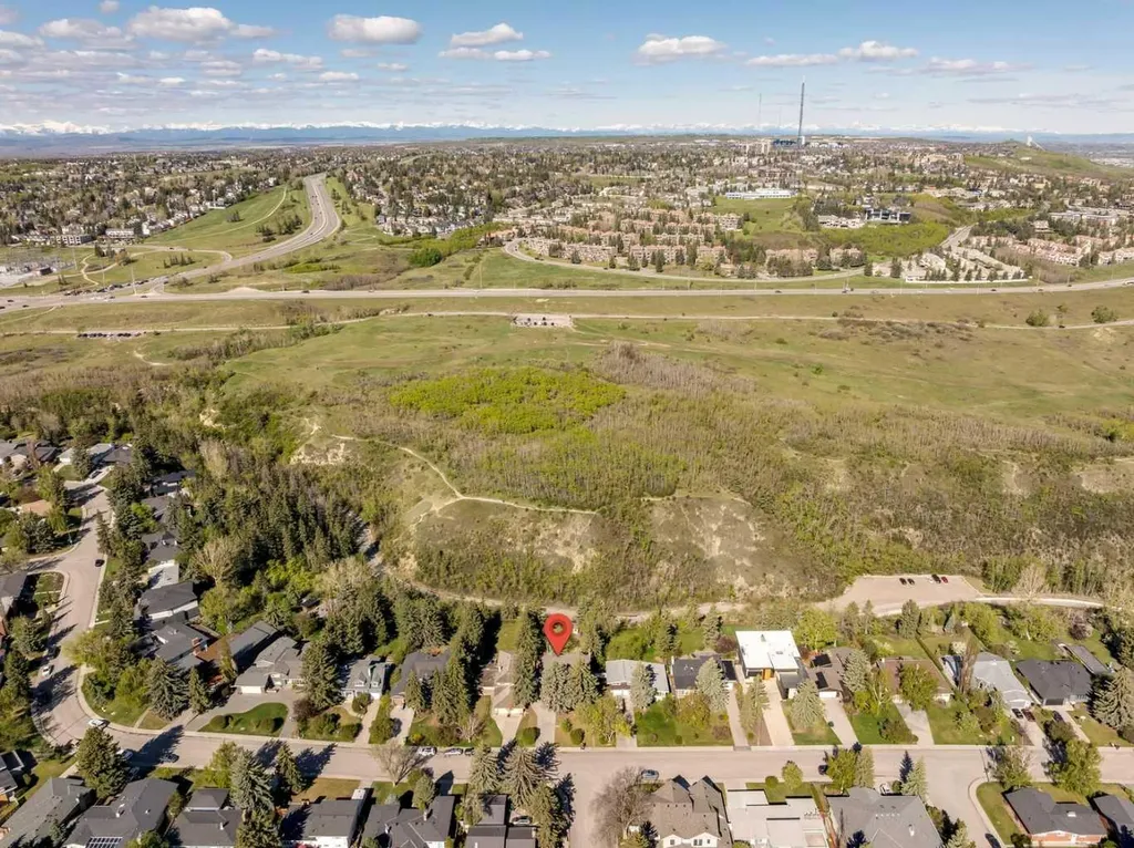 361 Wildwood Drive SW Calgary AB T3C 3E4