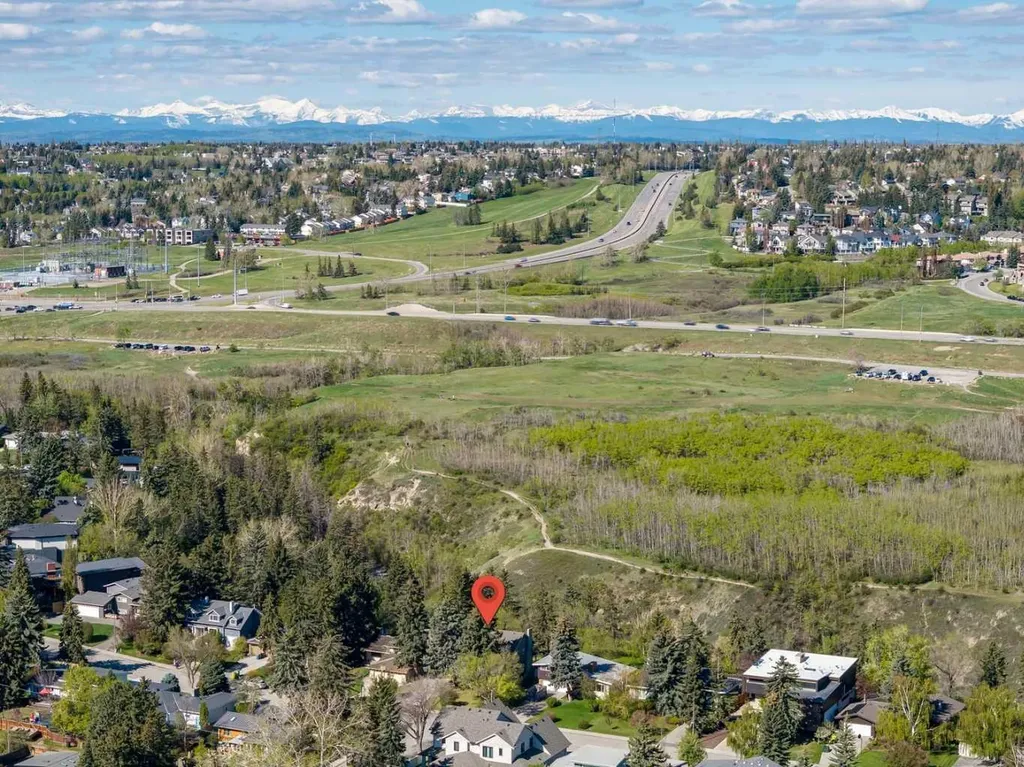 361 Wildwood Drive SW Calgary AB T3C 3E4