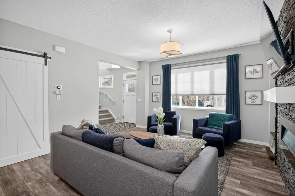 31 Lucas Boulevard NW Calgary AB T3P 1H8