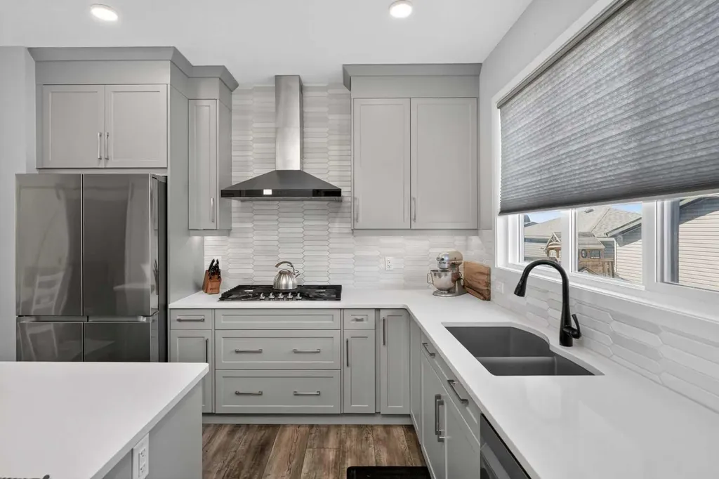31 Lucas Boulevard NW Calgary AB T3P 1H8