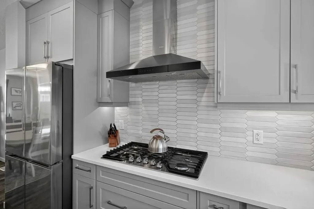 31 Lucas Boulevard NW Calgary AB T3P 1H8