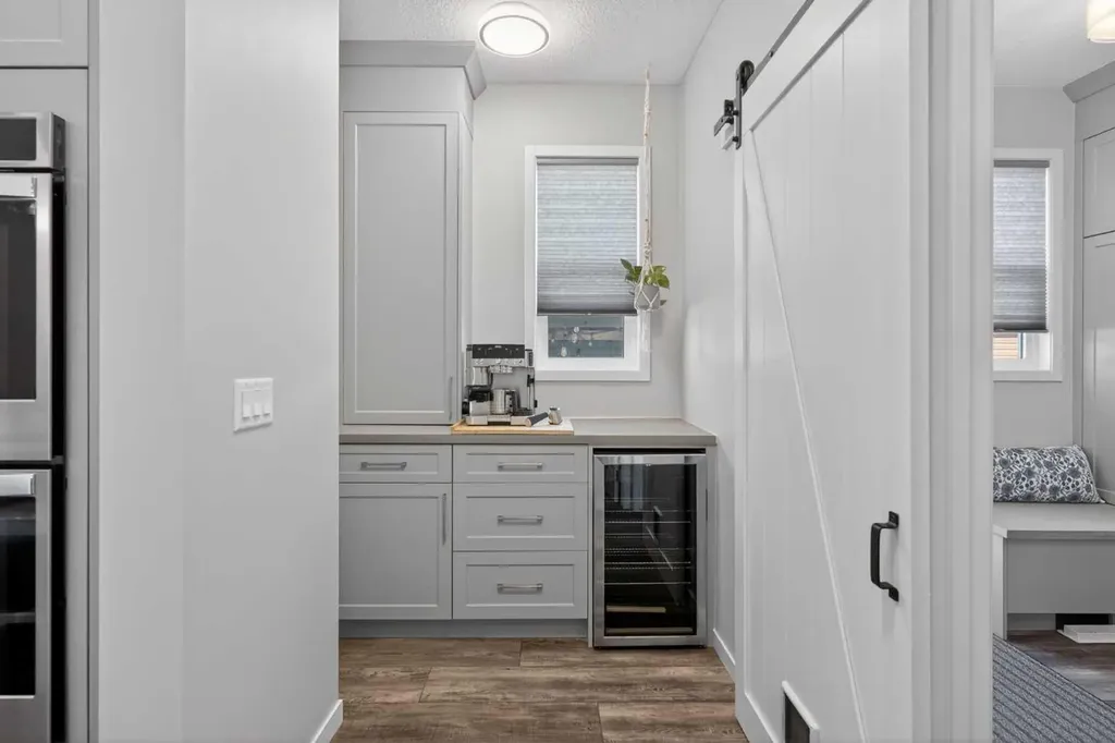 31 Lucas Boulevard NW Calgary AB T3P 1H8
