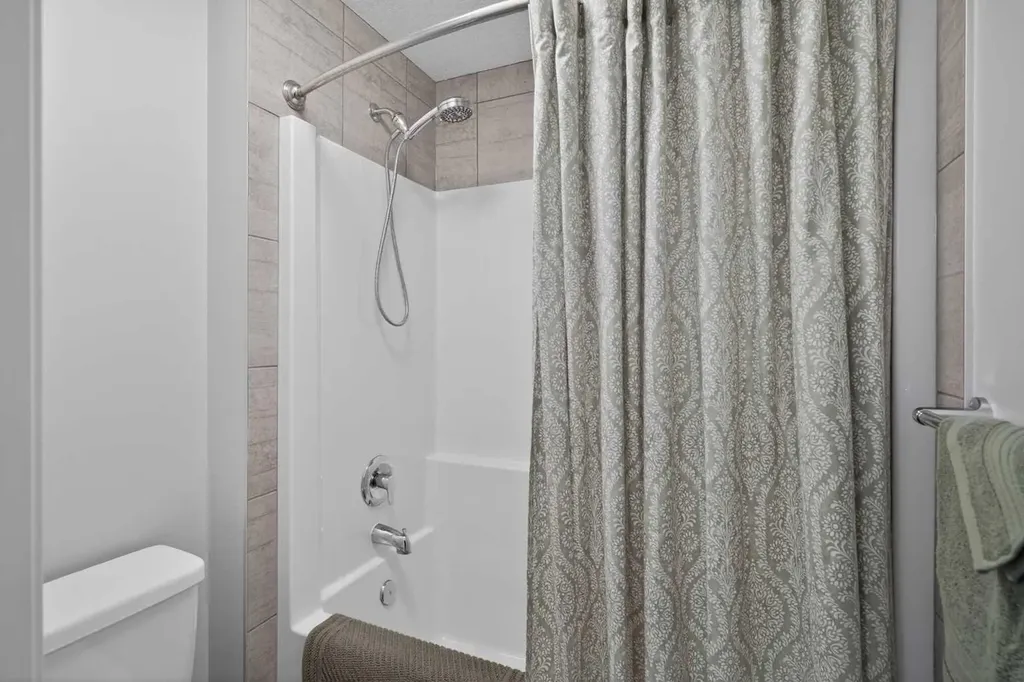 31 Lucas Boulevard NW Calgary AB T3P 1H8