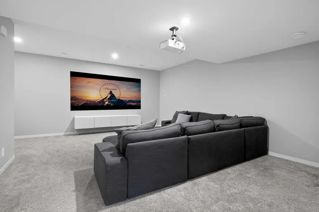 31 Lucas Boulevard NW Calgary AB T3P 1H8