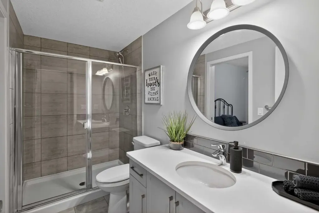 31 Lucas Boulevard NW Calgary AB T3P 1H8