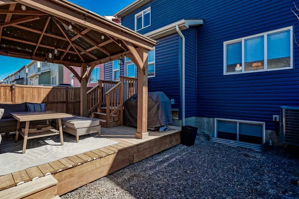31 Lucas Boulevard NW Calgary AB T3P 1H8