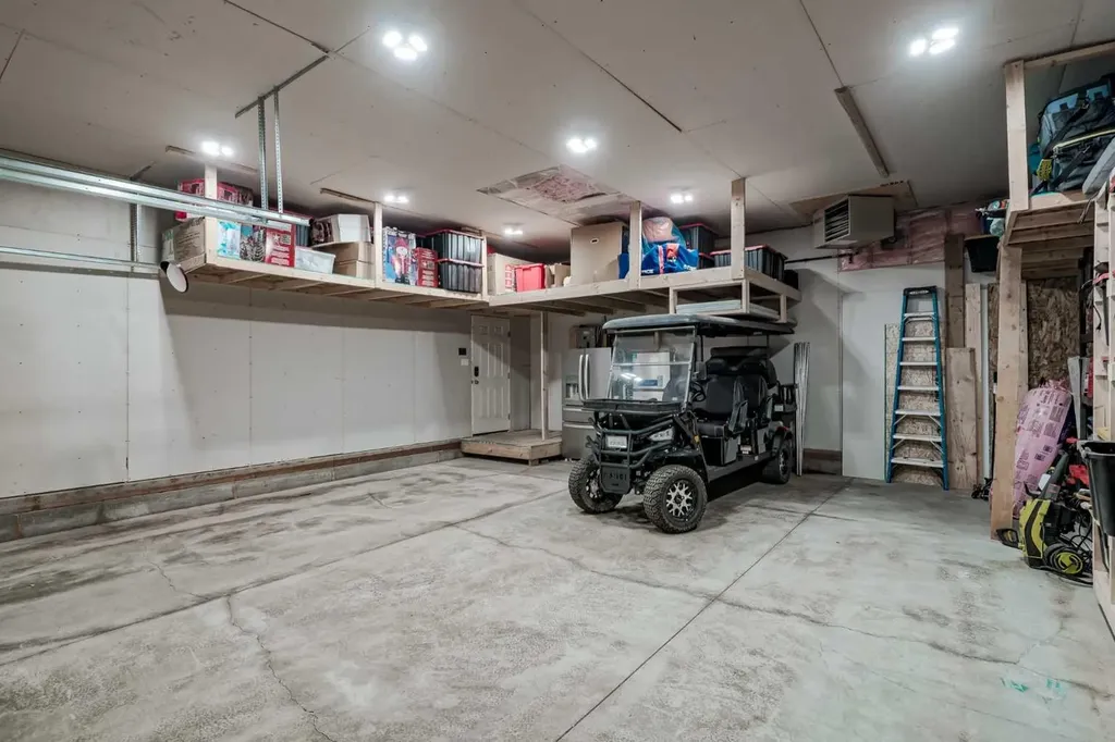 31 Lucas Boulevard NW Calgary AB T3P 1H8