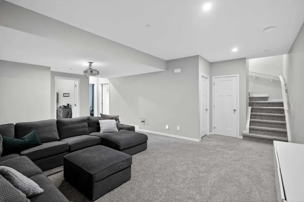 31 Lucas Boulevard NW Calgary AB T3P 1H8