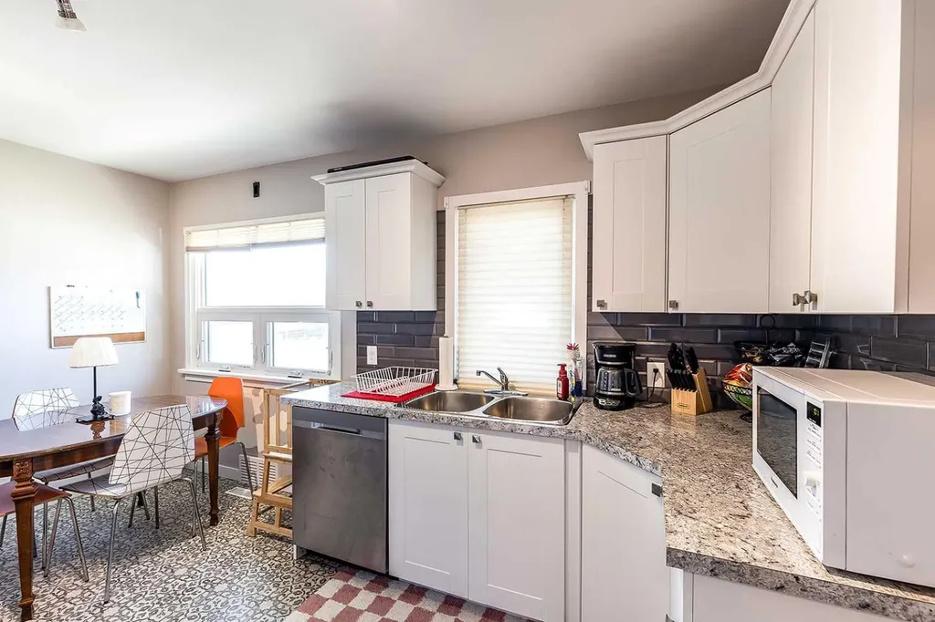 538 6 Street SW Medicine Hat AB T1A 4J2
