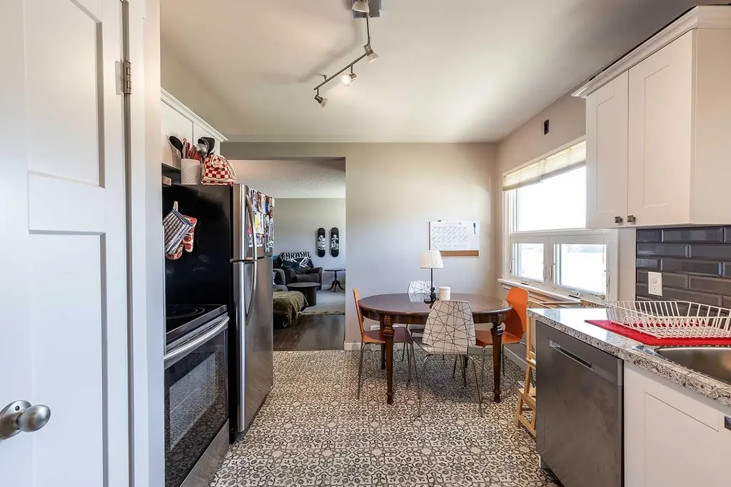538 6 Street SW Medicine Hat AB T1A 4J2