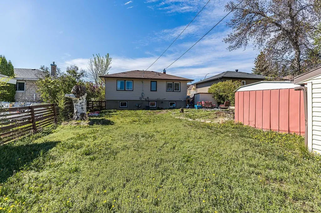 538 6 Street SW Medicine Hat AB T1A 4J2