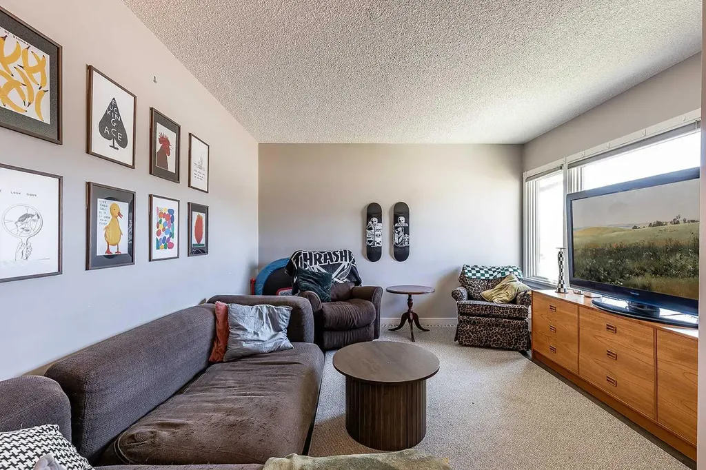 538 6 Street SW Medicine Hat AB T1A 4J2