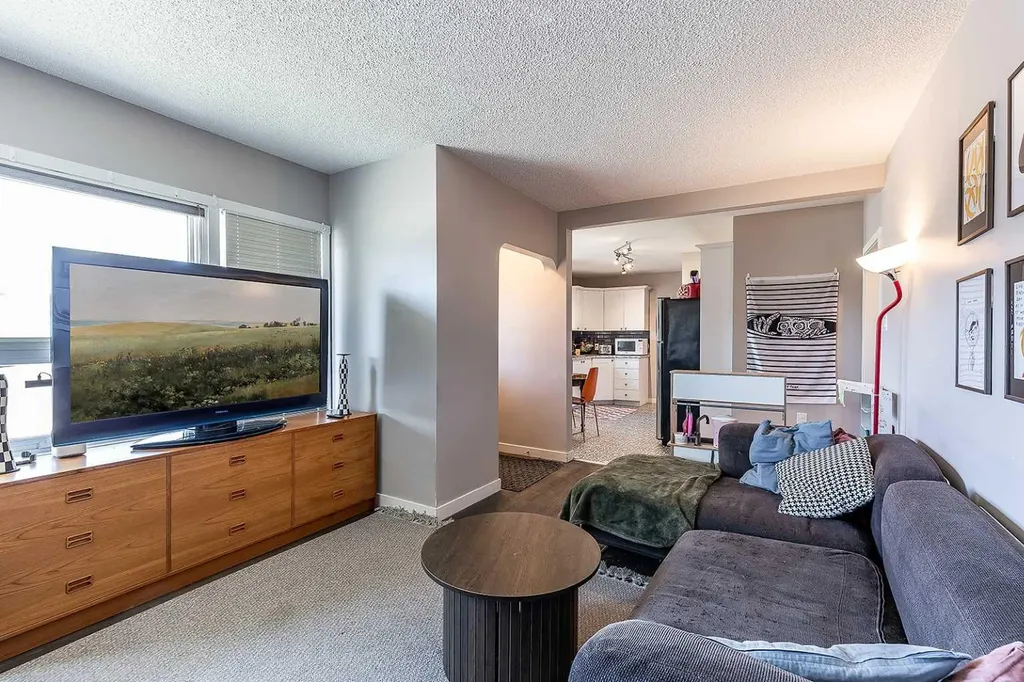 538 6 Street SW Medicine Hat AB T1A 4J2