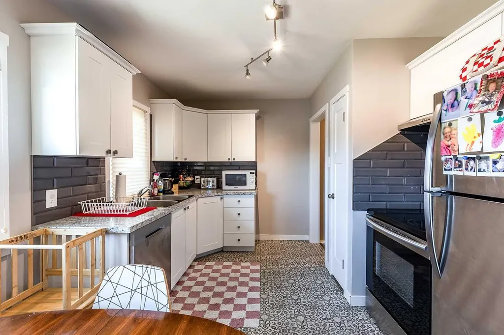 538 6 Street SW Medicine Hat AB T1A 4J2