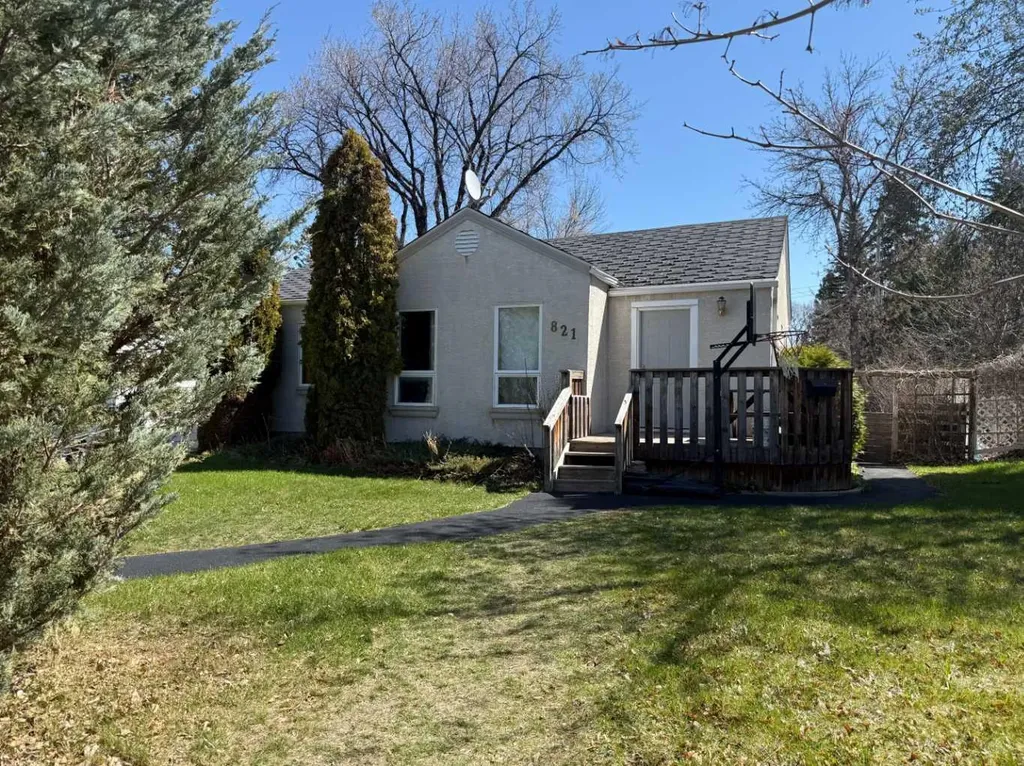 821 14 Street S Lethbridge AB T1J 2Y6