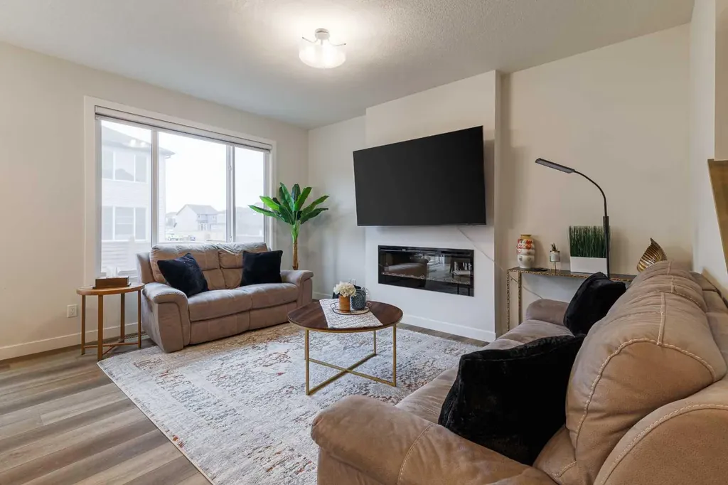 18 Legacy Reach Park SE Calgary AB T2X 5C5