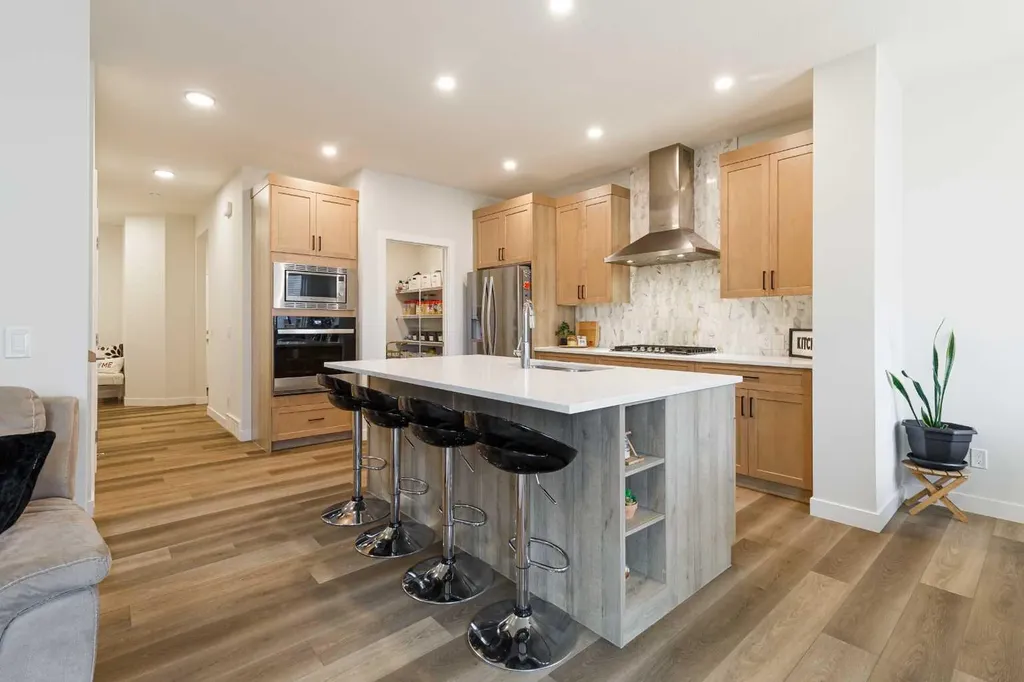 18 Legacy Reach Park SE Calgary AB T2X 5C5