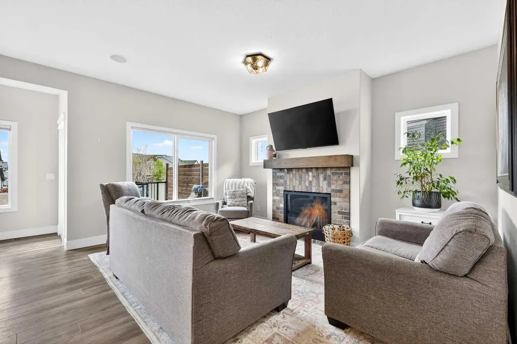 652 Reynolds Crescent SW Airdrie AB T4B 5G1