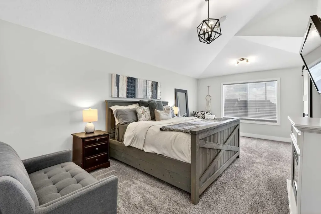 652 Reynolds Crescent SW Airdrie AB T4B 5G1