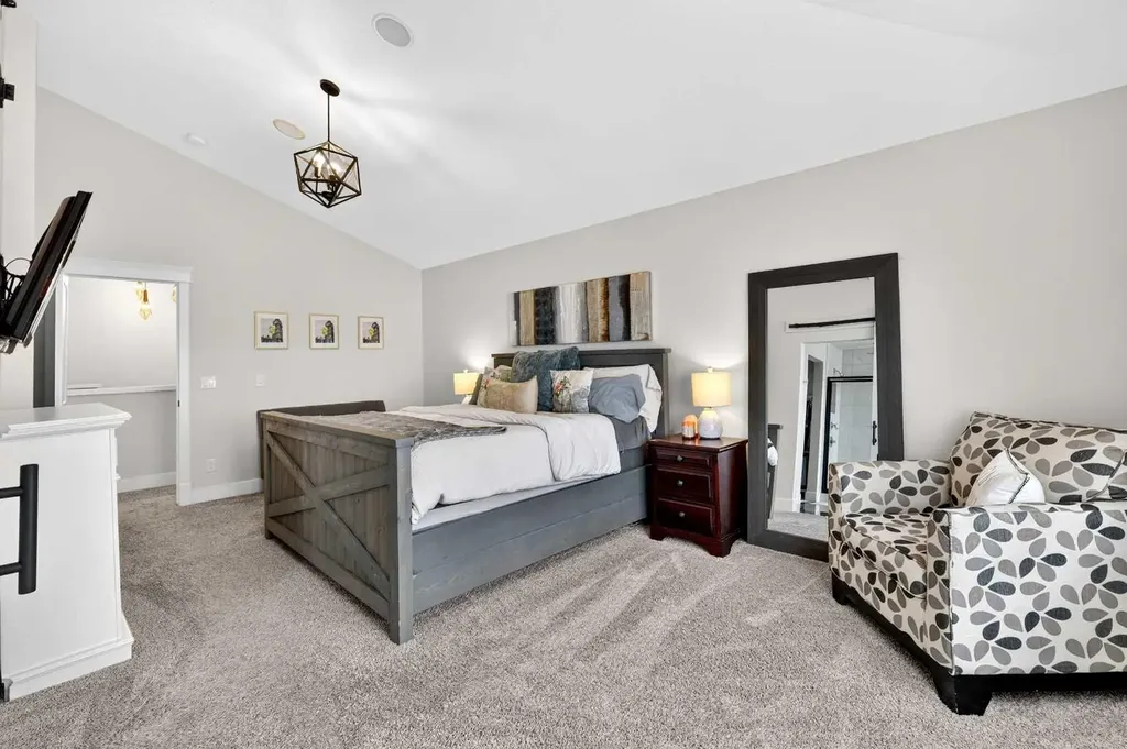 652 Reynolds Crescent SW Airdrie AB T4B 5G1